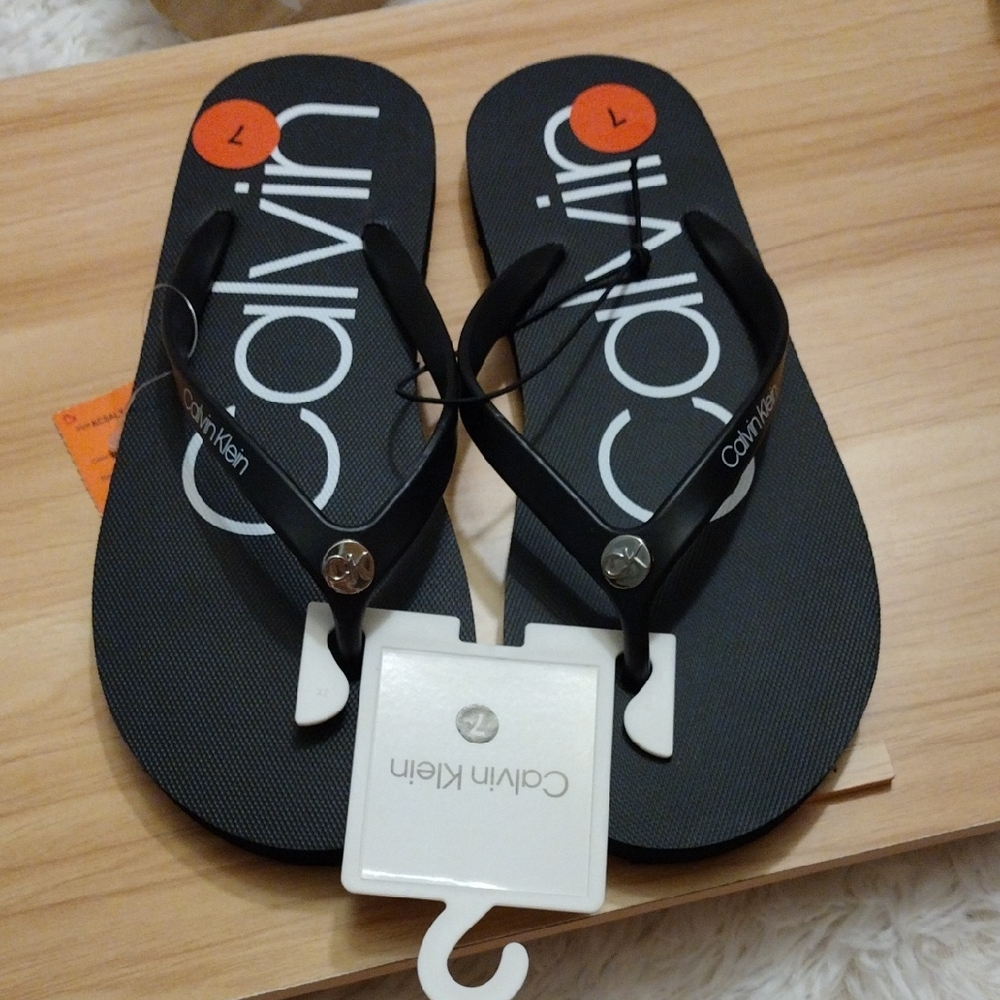 Calvin Klein Black Salya Flip Flops Women's Size 7 🆕